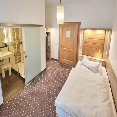 Haus Berlin 3* Βόννη