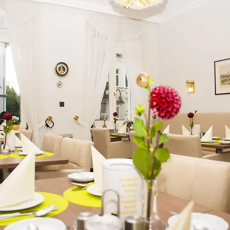 Haus Berlin 3* Bonn